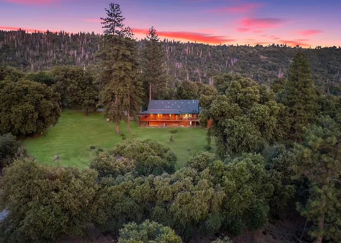 Log Cabin Oasis With Spectacular Views & Stargazing