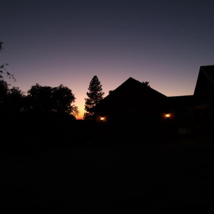 Log Oasis With Spectacular Views & Stargazing Mariposa