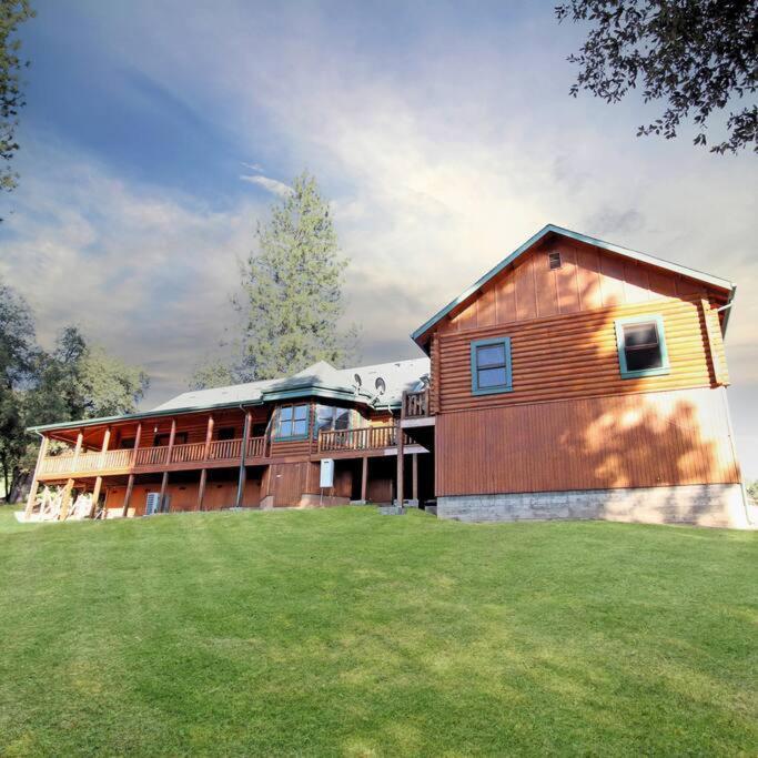 Log Oasis With Spectacular Views & Stargazing Mariposa