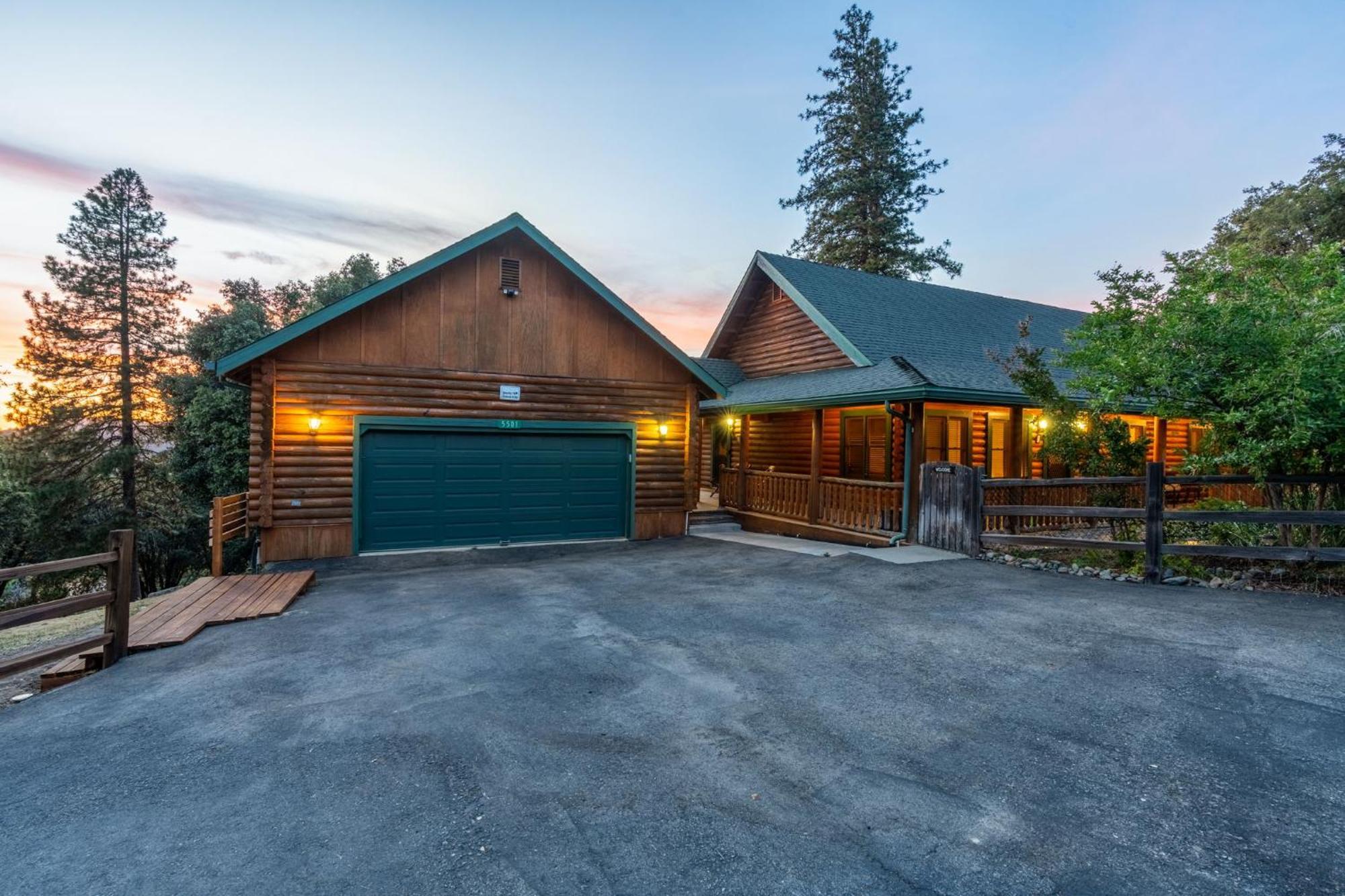 Holiday home Log Oasis With Spectacular Views & Stargazing