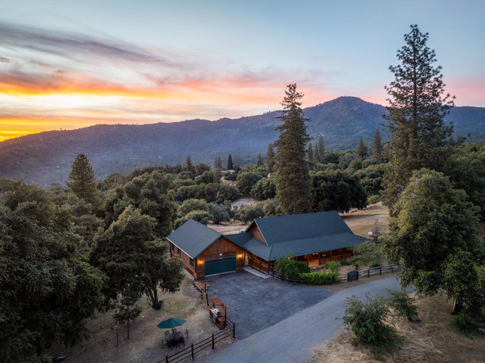 Log Oasis With Spectacular Views & Stargazing *