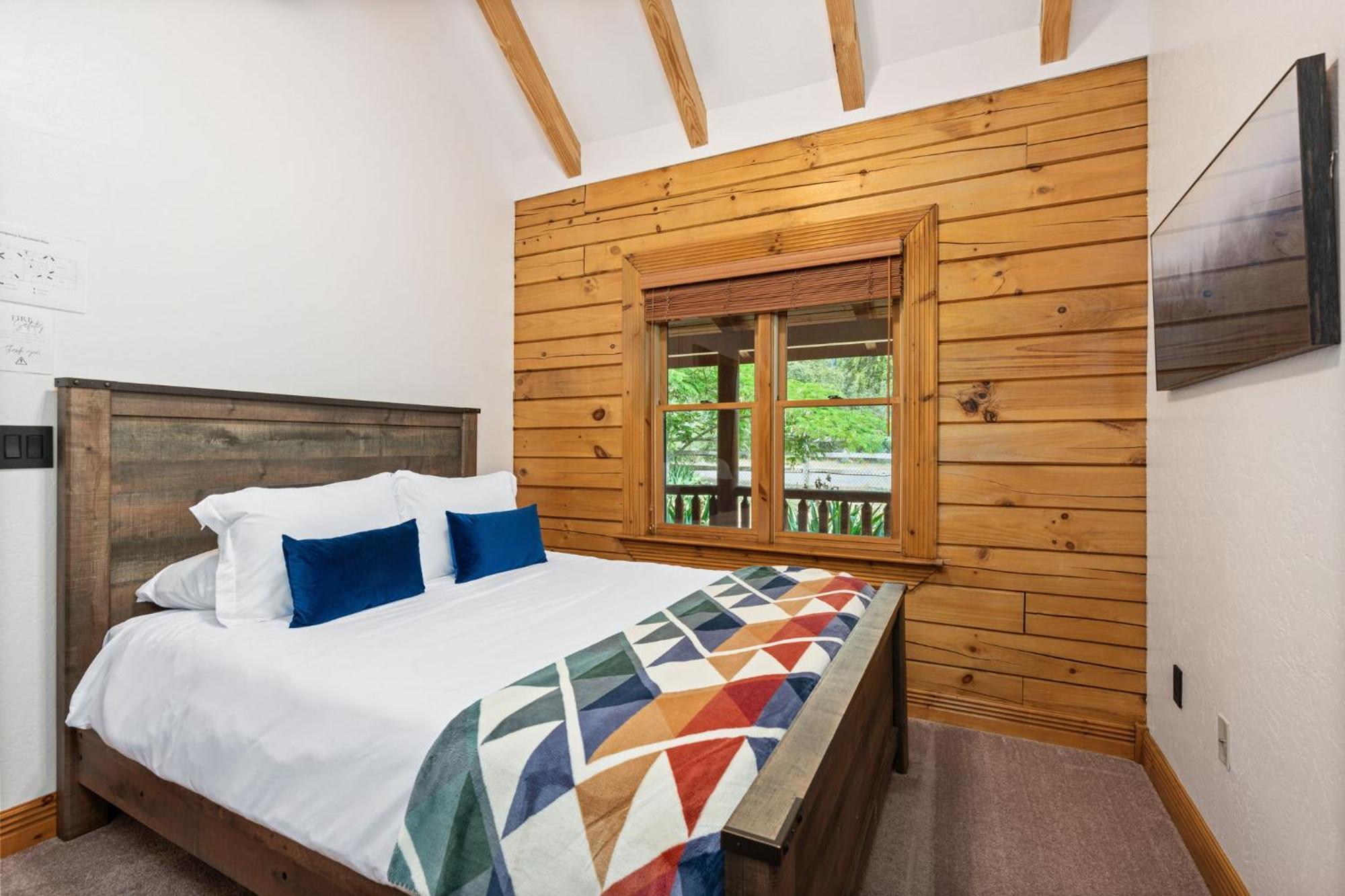 Log Oasis With Spectacular Views & Stargazing