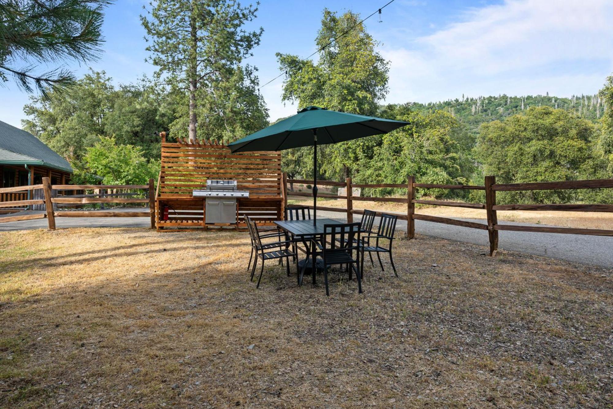 Log Oasis With Spectacular Views & Stargazing * Mariposa