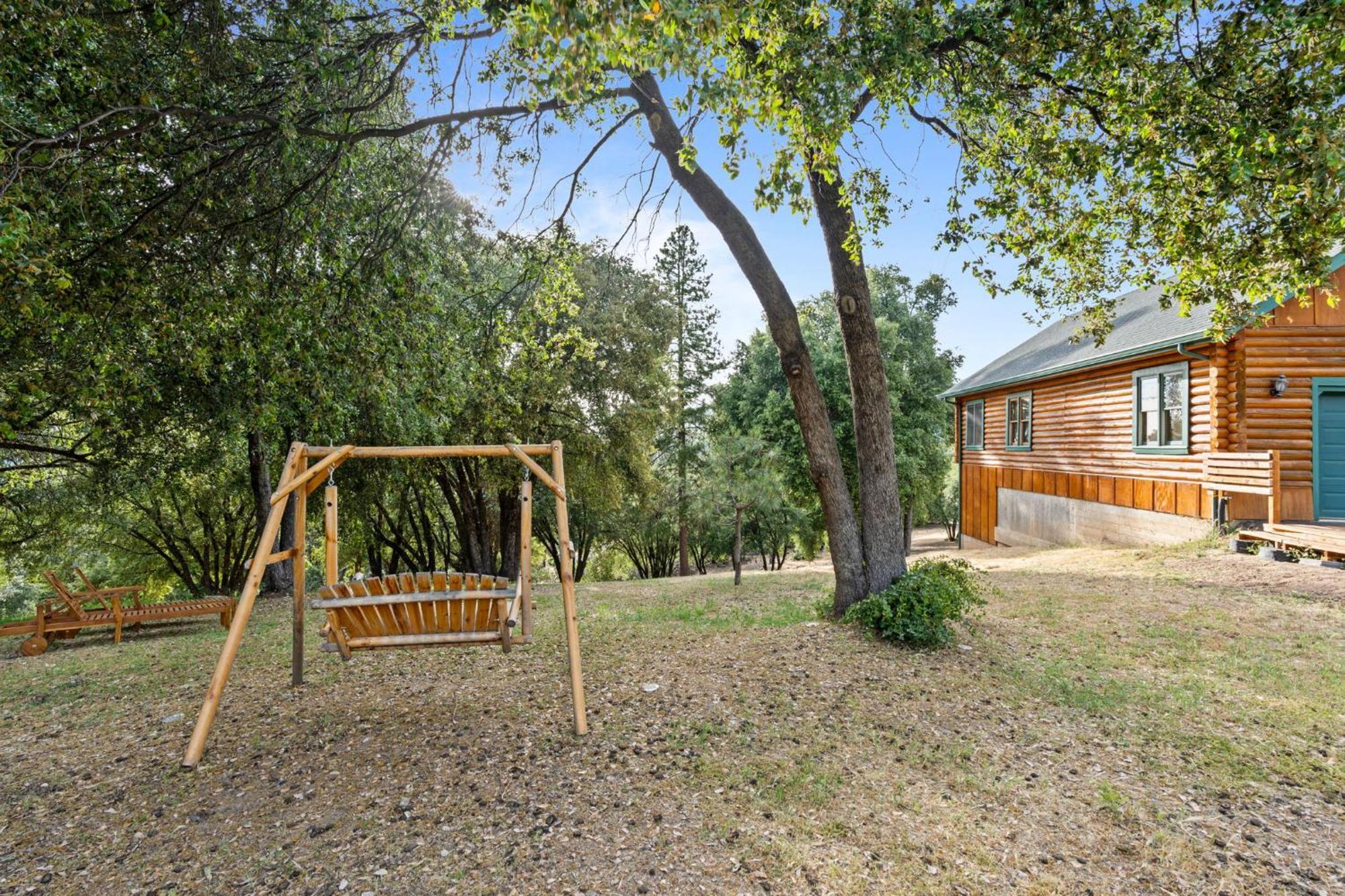 Log Oasis With Spectacular Views & Stargazing Holiday home Mariposa
